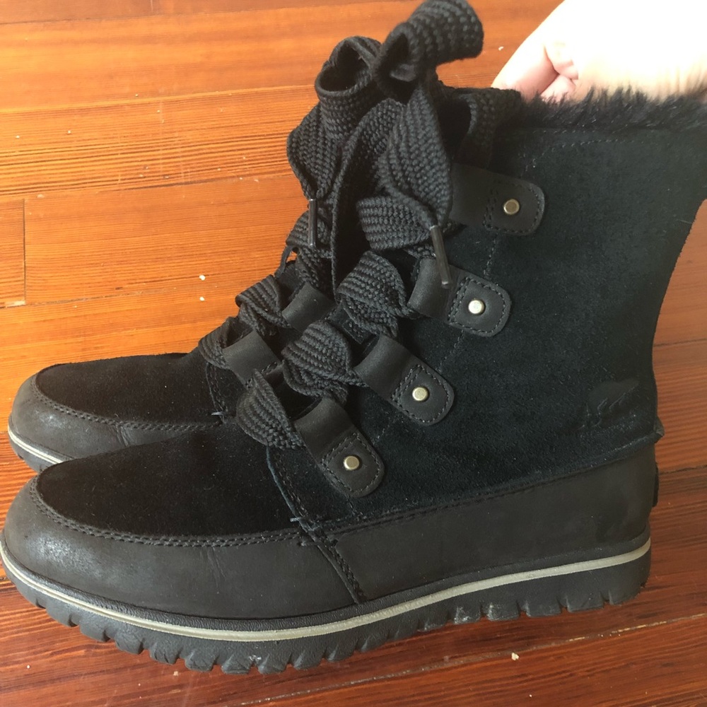 Sorel cozy joan waterproof boots women size 8